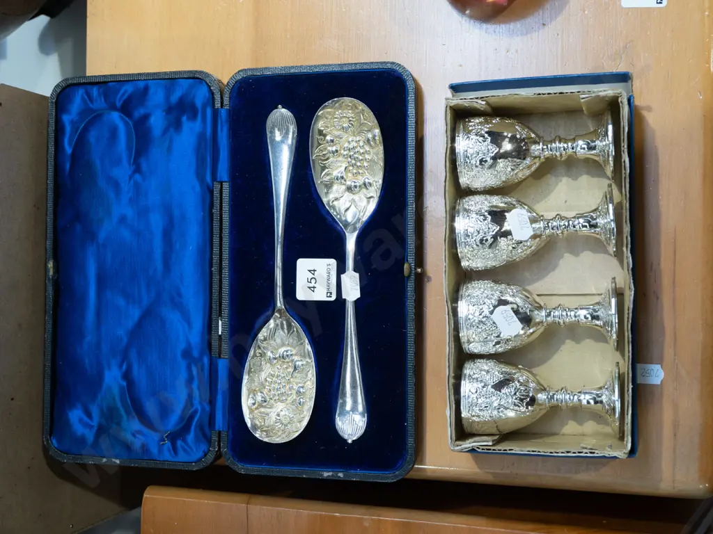 small plated goblets, salad servers in case Image 1++