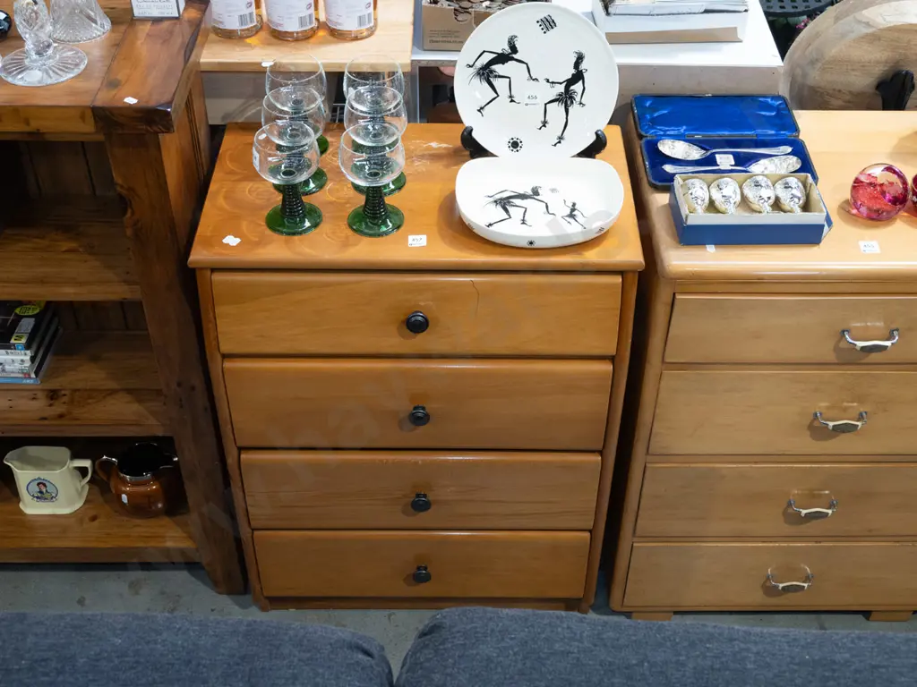 rimu 4 drawer chest H850 W625 D360 Image 1++