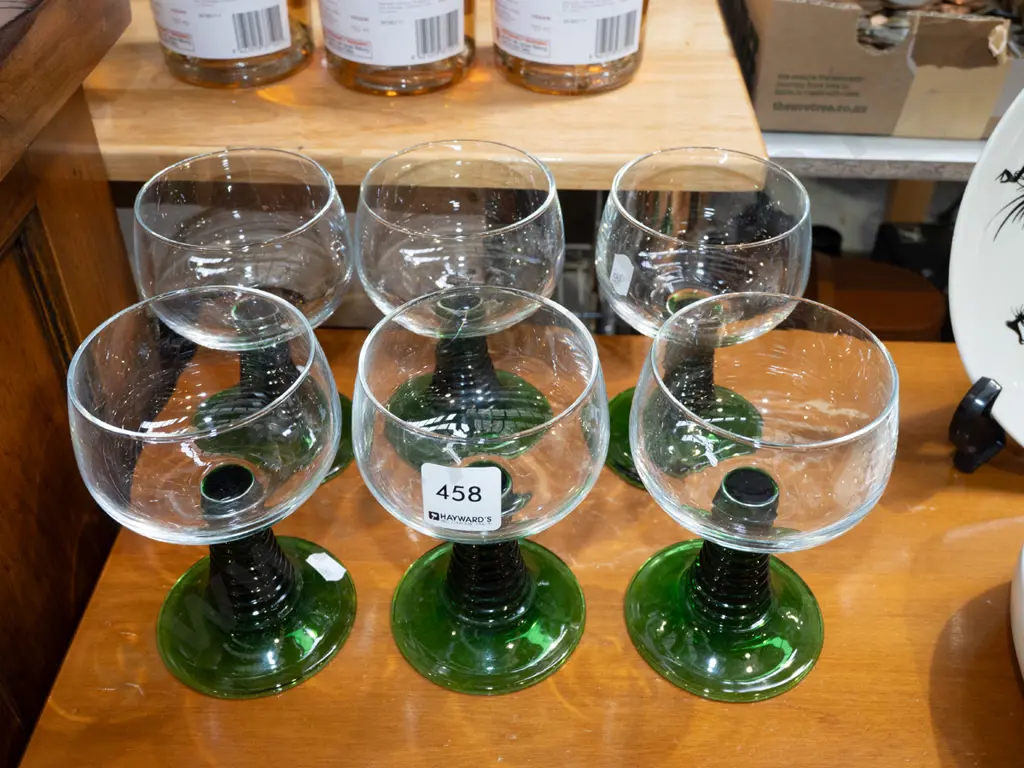 6x clear and green glass goblets Image 1++
