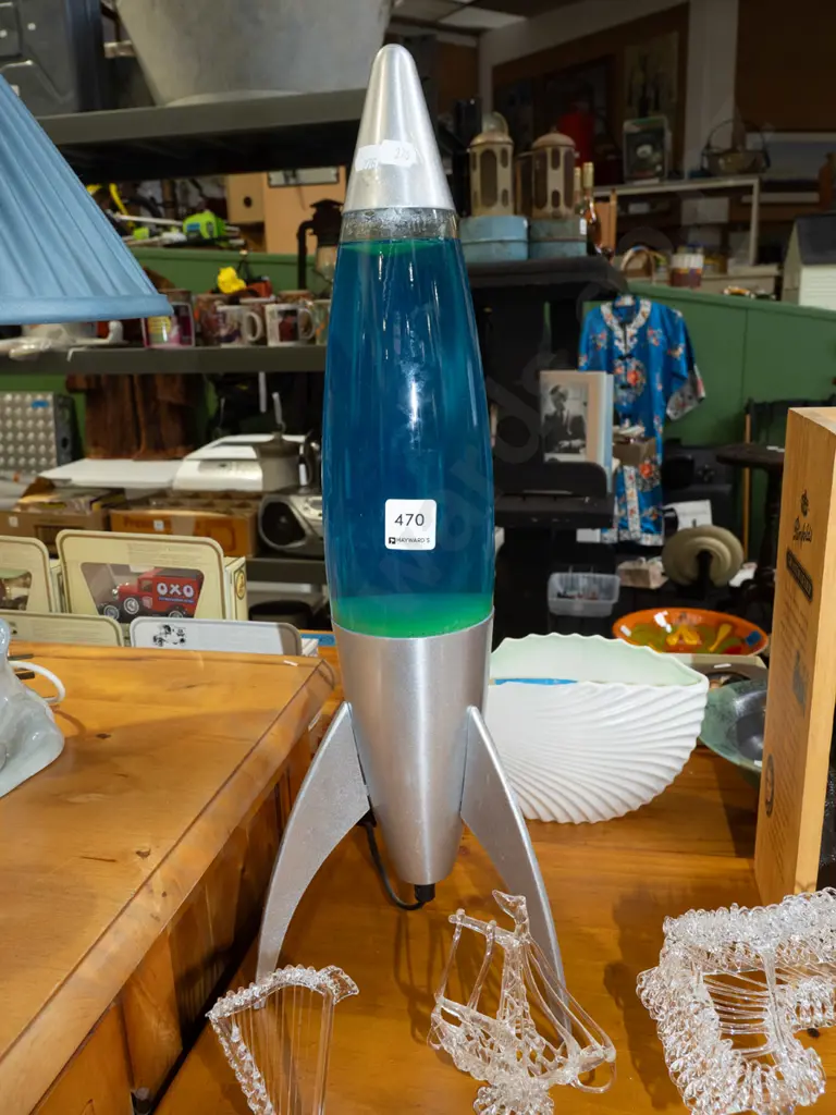 rocket themed lava lamp Image 1++
