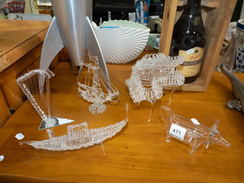 5x hand blown glass ornaments Image 1++