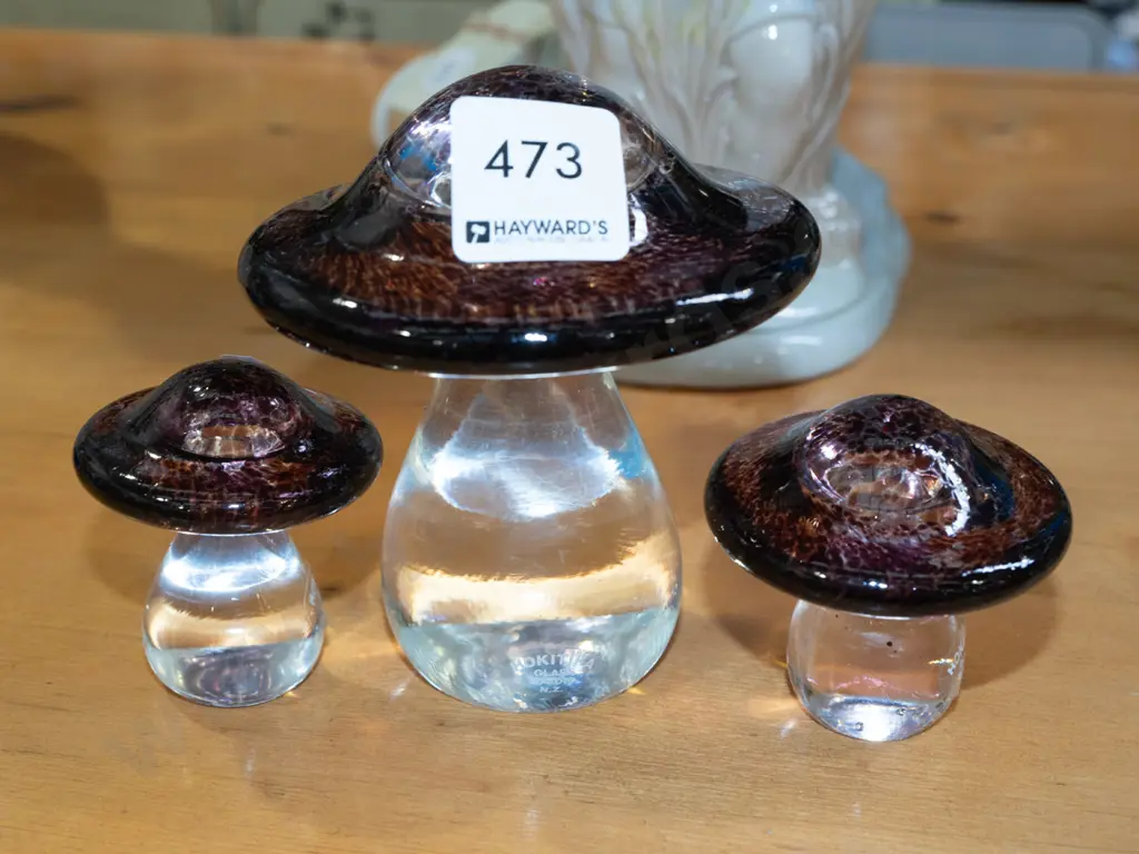 3x art glass mushrooms - Hokitika Glass Image 1++