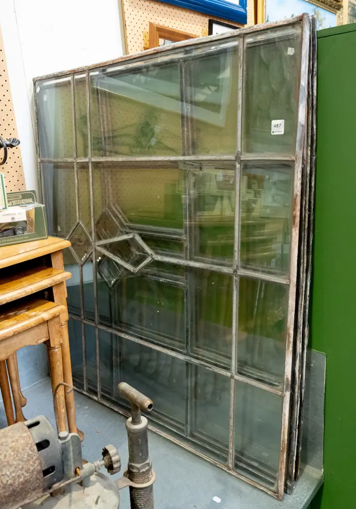 4x leadlight window panes H920 W835 Image 1++