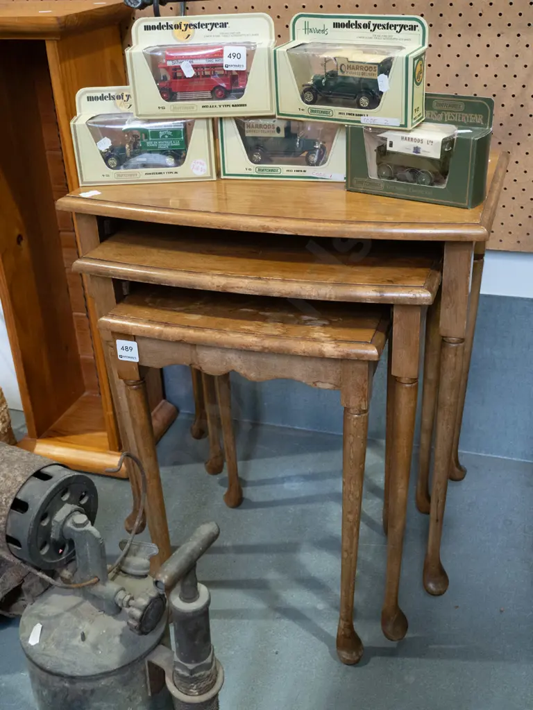 mahogany nest of 3 tables - varnish needs attention Image 1++