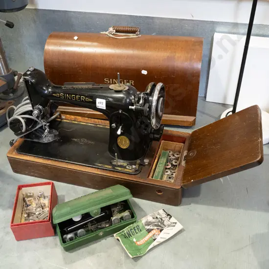 vintage Singer sewing machine - table top, with button holers
