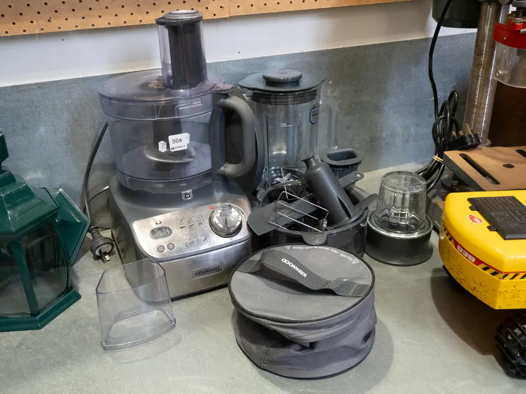 Kenwood kitchen whiz and blender Image 1++