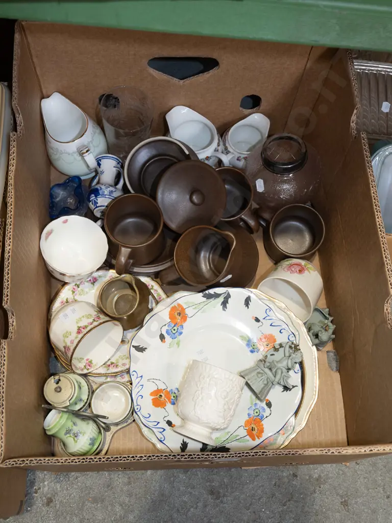 box; Temuka ware coffee cups, plates, jugs etc Image 1++