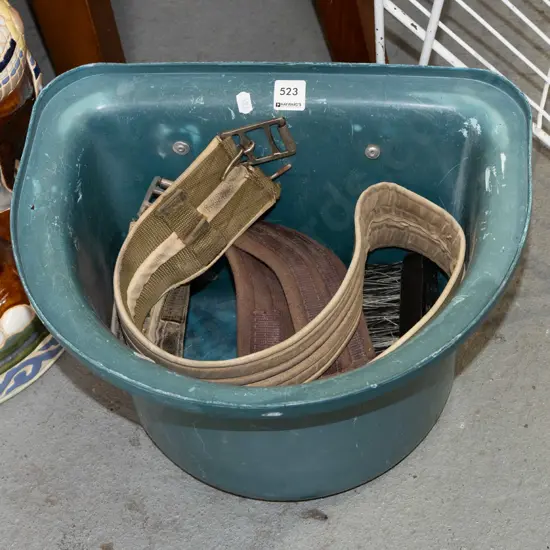 plastic hanging feeding trough, horse tack