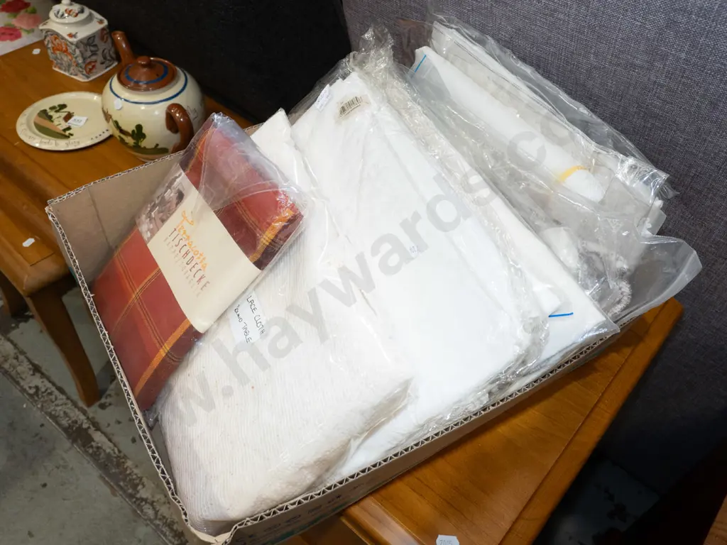 box; tablecloths Image 1++