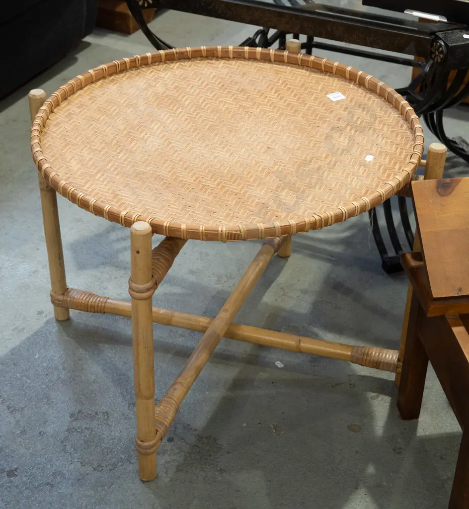 bamboo and cane end table/tray and stand Image 1++