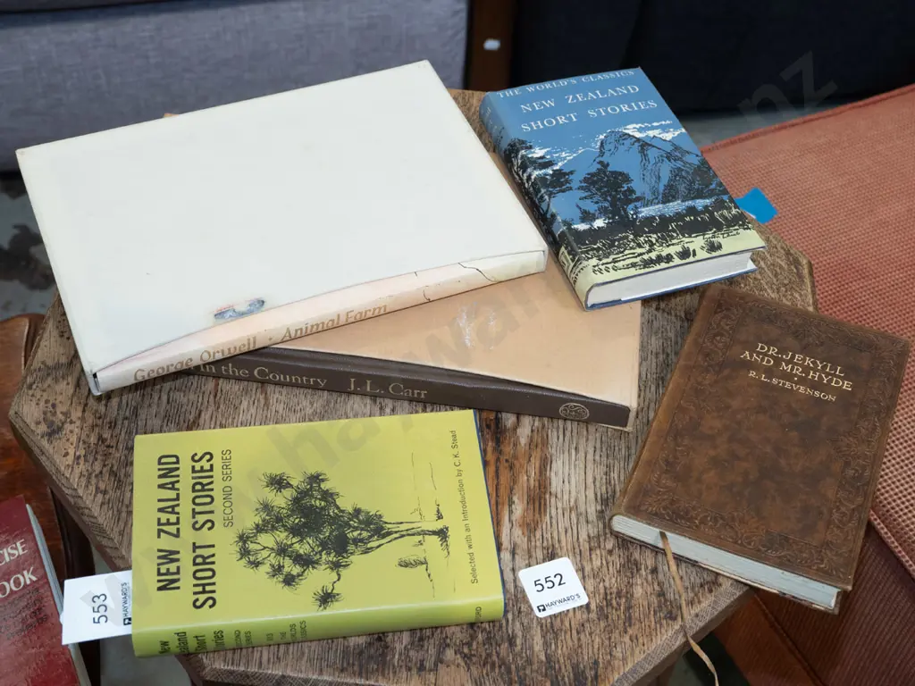 various books (2 Folio Society slip-cases have wear, staining or fading) Image 1++