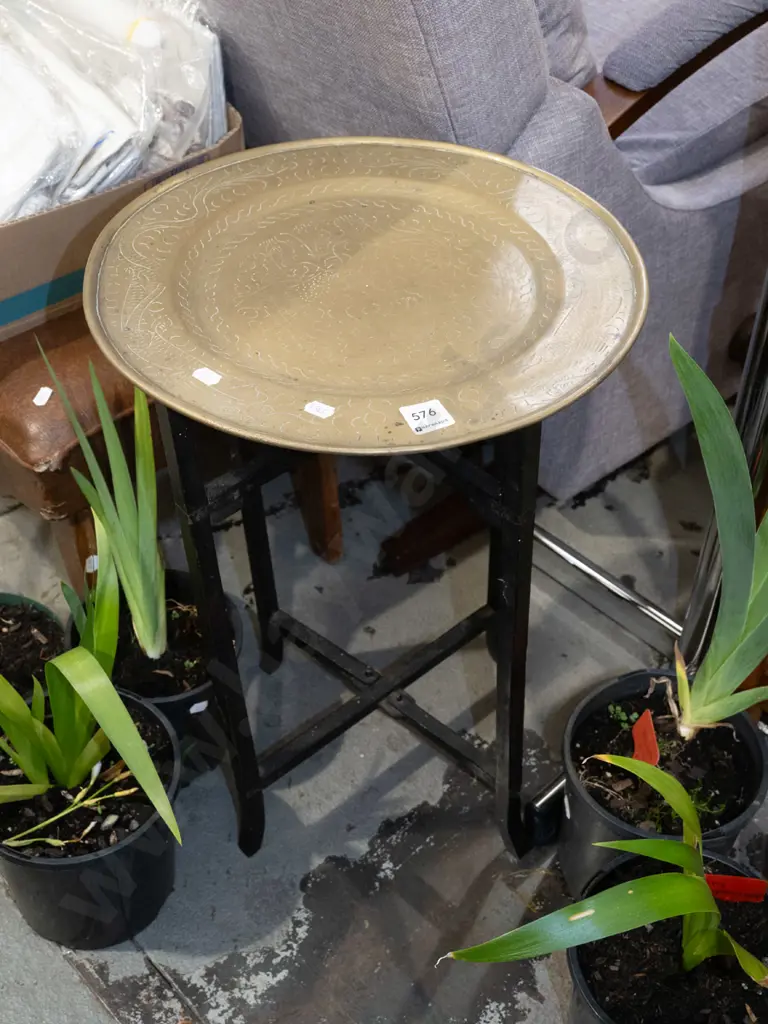 wood based brass tray top foldaway jardiniere stand Image 1++