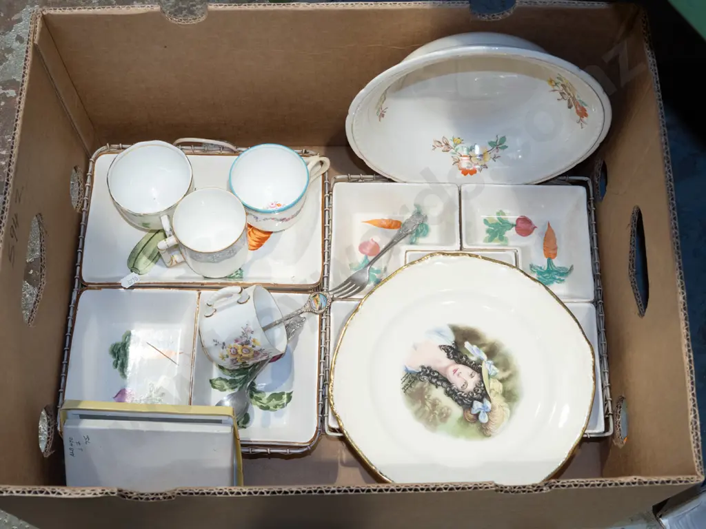 box; bowl, plate, 4x cups, segmented dishes etc Image 1++