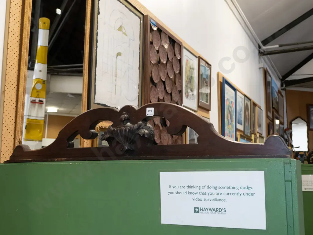 carved mahogany pediment L970 Image 1++
