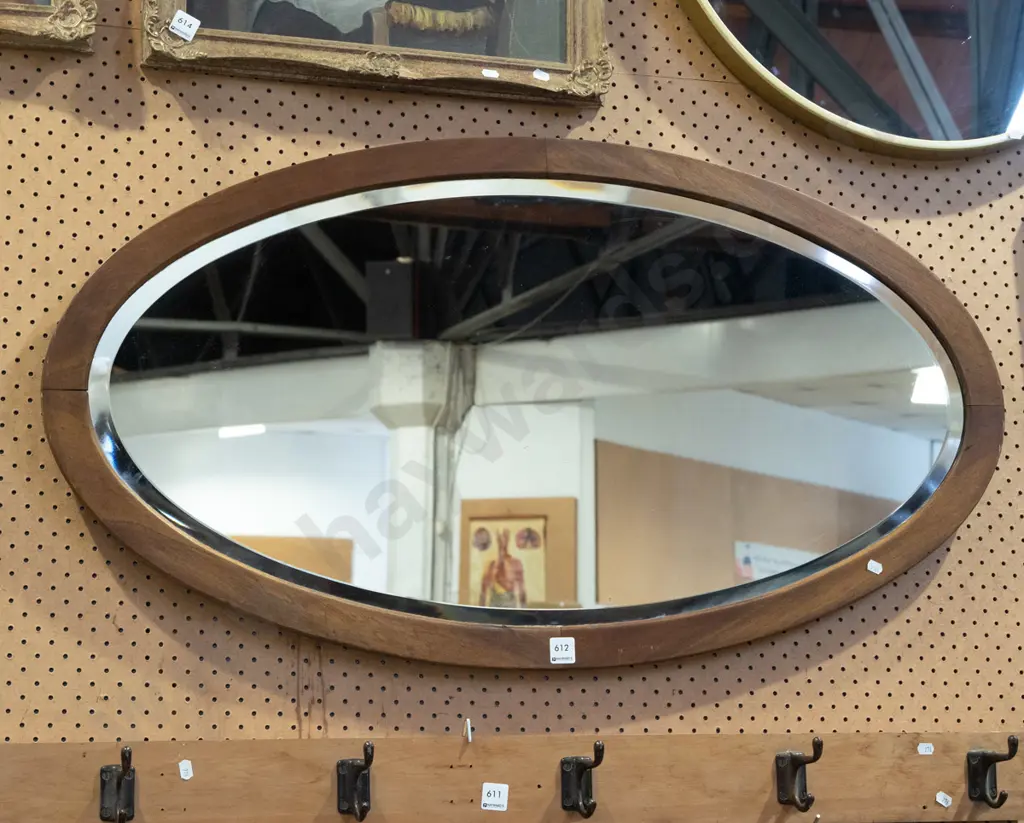 oval wall mirror L990 Image 1++