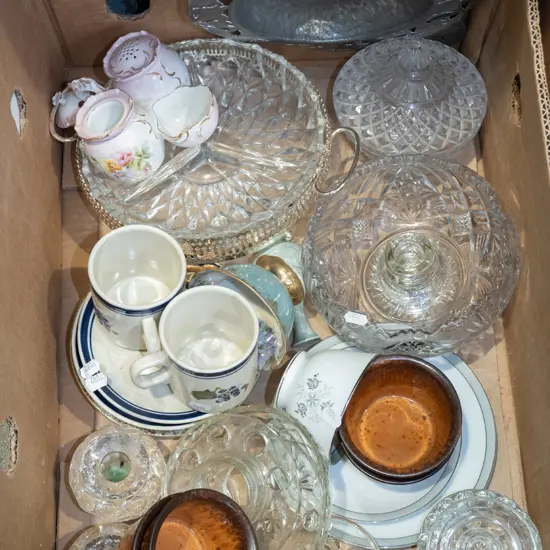 box; glass bowls, cups, saucers etc