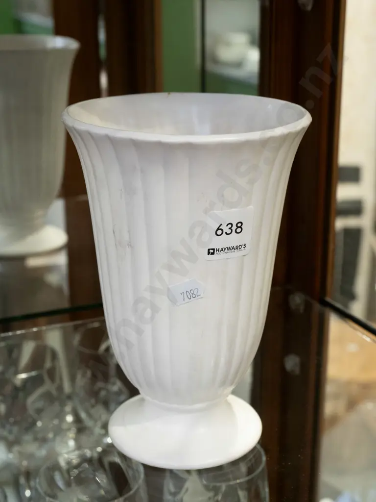 Crown Lynn vase - crazing to interior Image 1++
