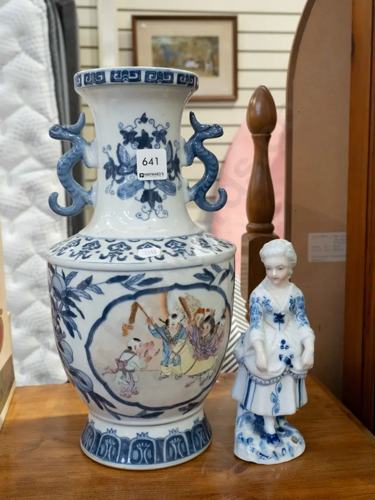 Asian vase, female figurine H340 Image 1++