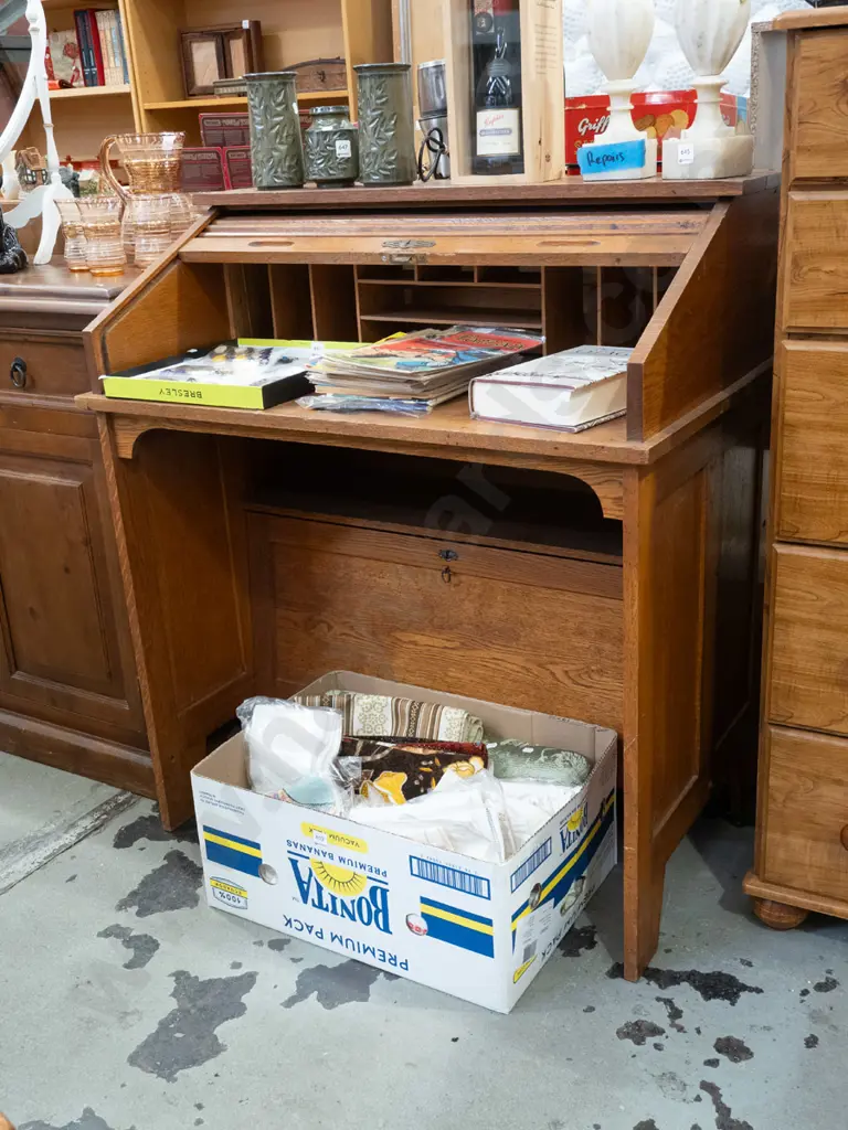 oak roll top desk - lock not working H1025 W910 D585 Image 1++