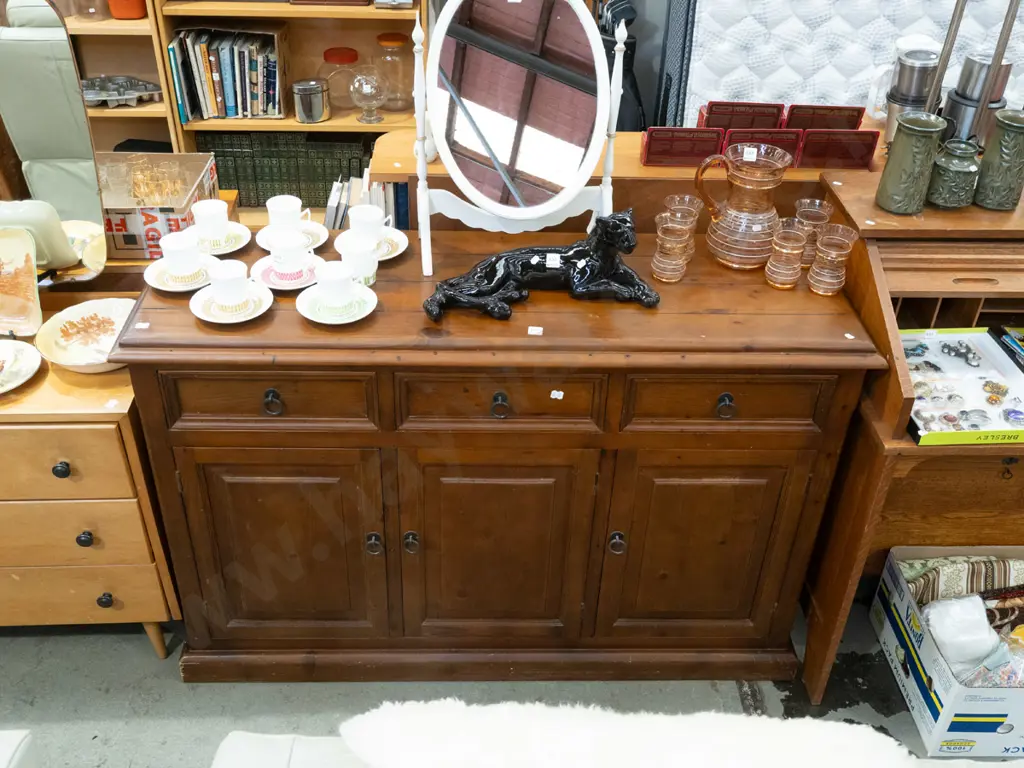 solid pine 3 door 3 drawer sideboard H910 W1385 D450 Image 1++