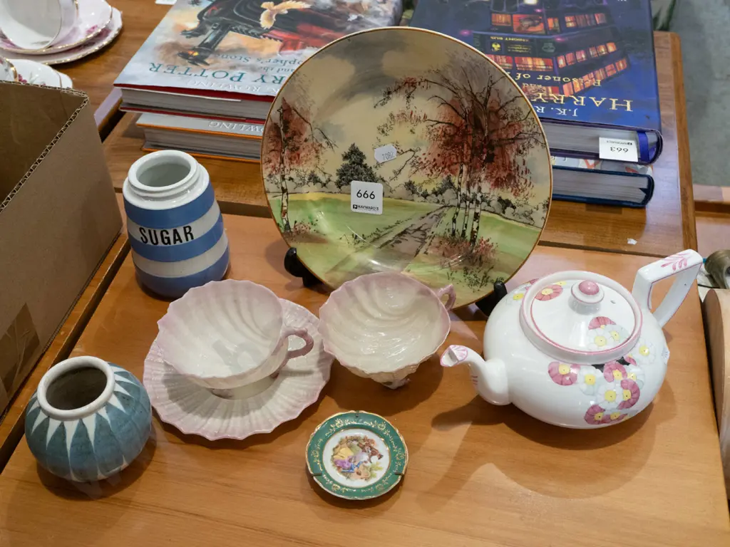 Royal Doulton plate, teapot, shell cups etc Image 1++