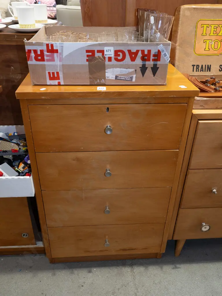 rimu 4 drawer chest H810 W515 D370 Image 1++