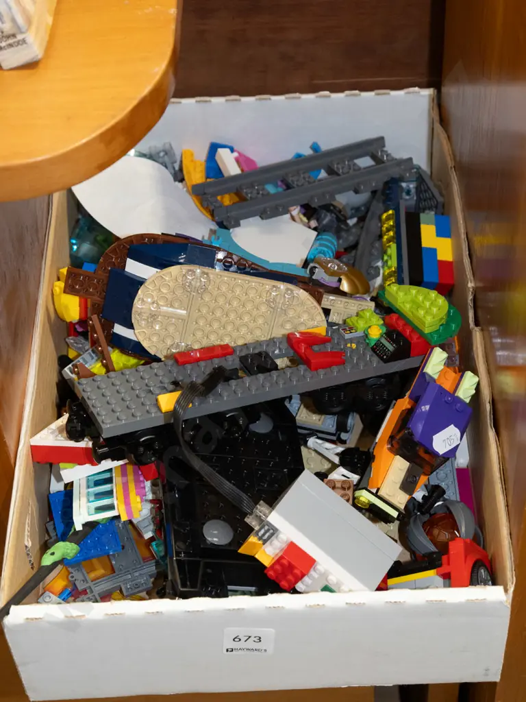 box of Lego Image 1++
