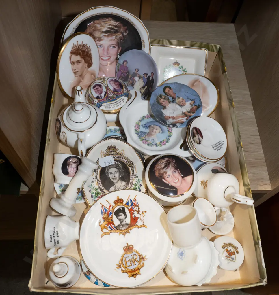 box; royal memorabilia Image 1++
