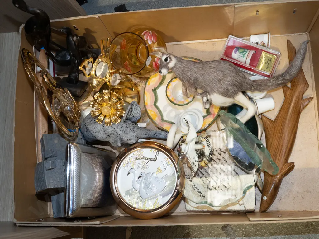 box; figurines, trinket box, candlestick etc Image 1++