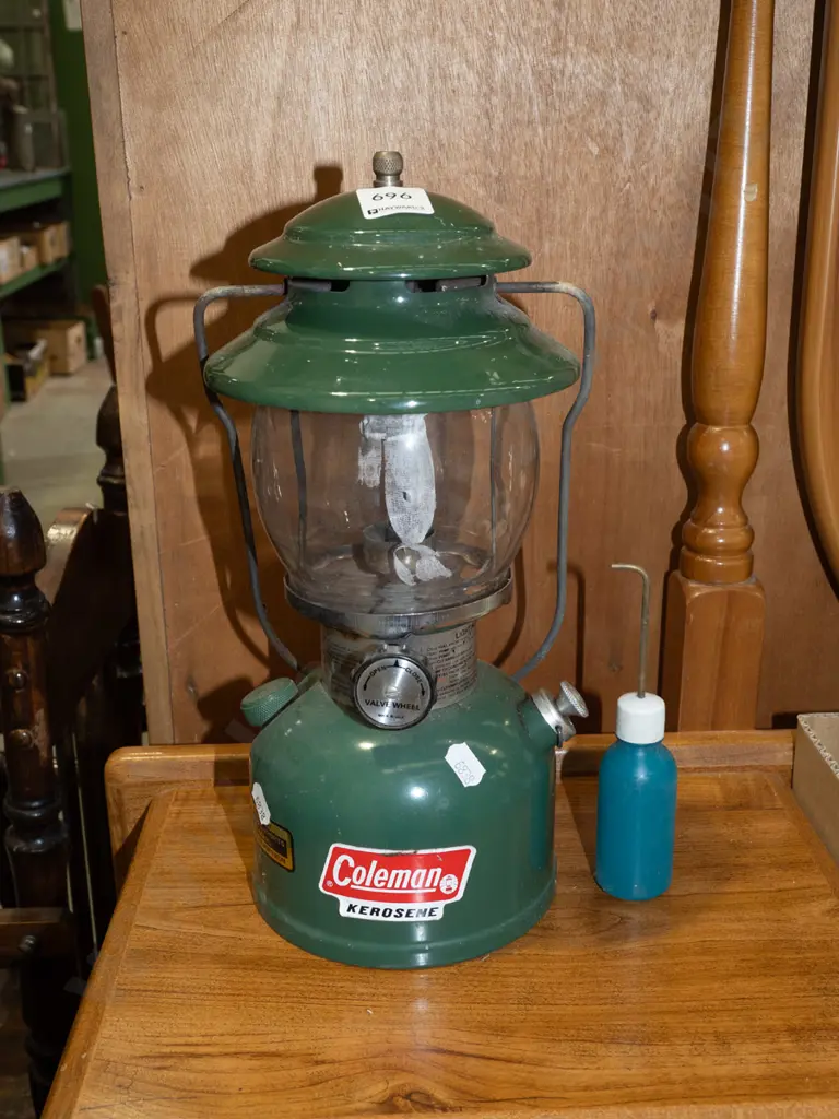 Coleman kerosene lantern Image 1++