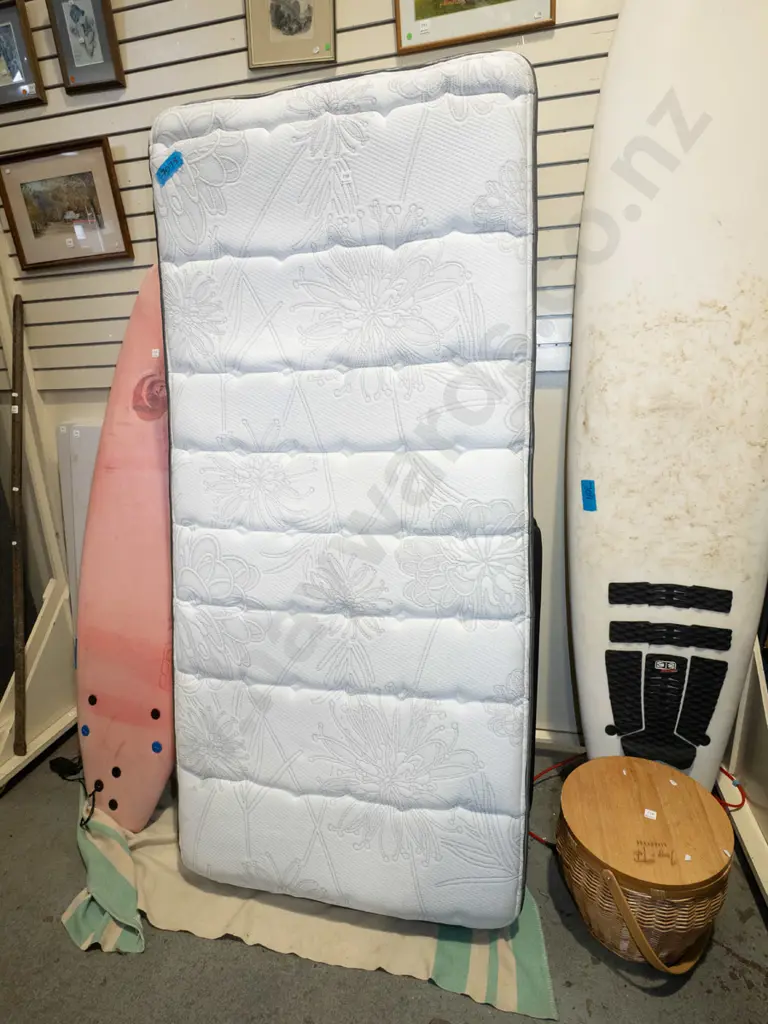 Sealley Posturpedic Elevate electric single bed Image 1++