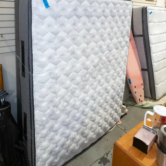Ortho Star Support Medium queen bed base and mattress