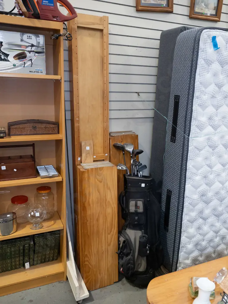 Lundia shelving - no stays Image 1++
