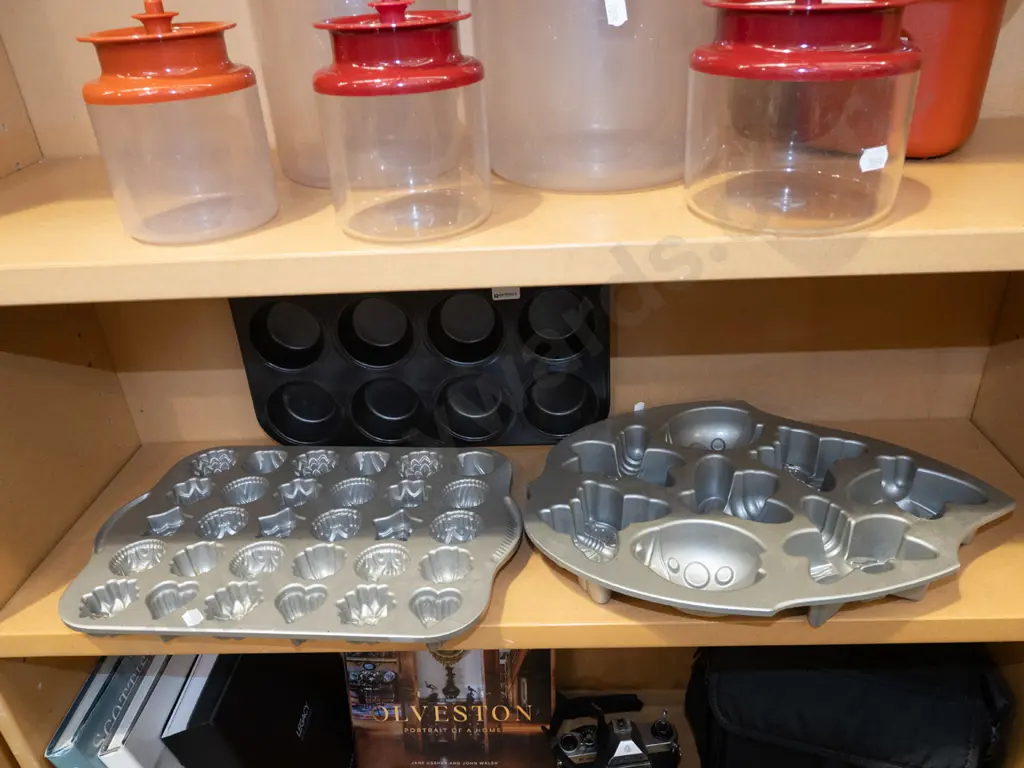 muffin trays Image 1++