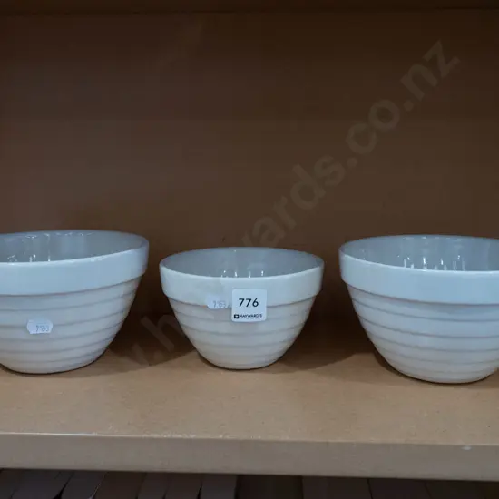 Crown Lynn mxing bowls Largest Diam160