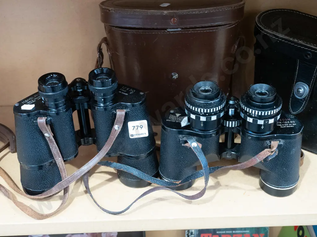 2x pairs of field binoculars and cases Image 1++