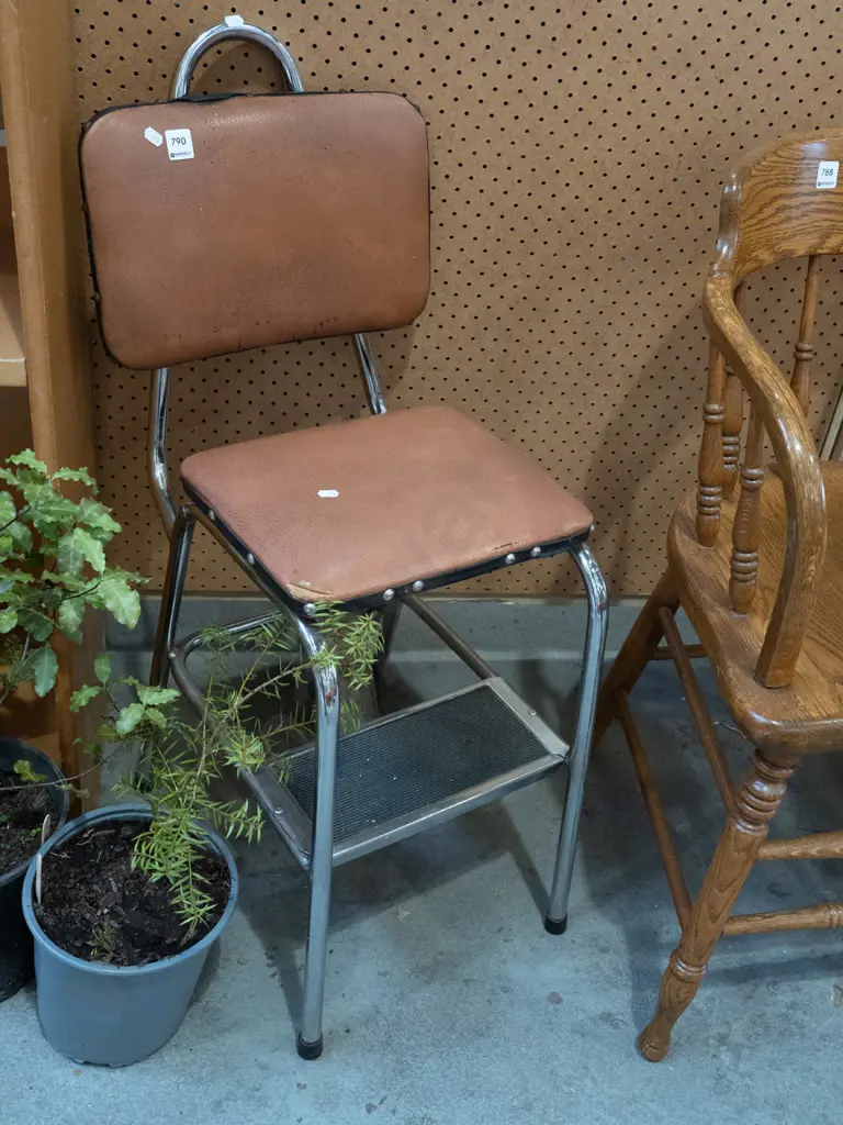 vinyl top chair/step stool Image 1++