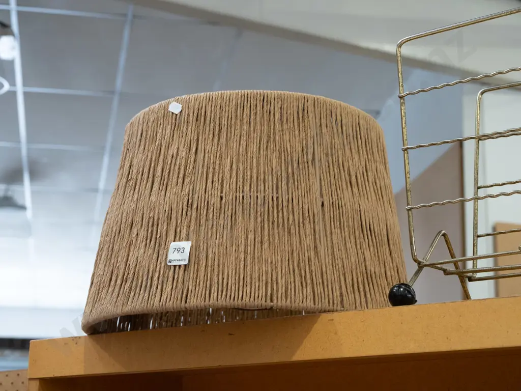 seagrass lamp shade Image 1++