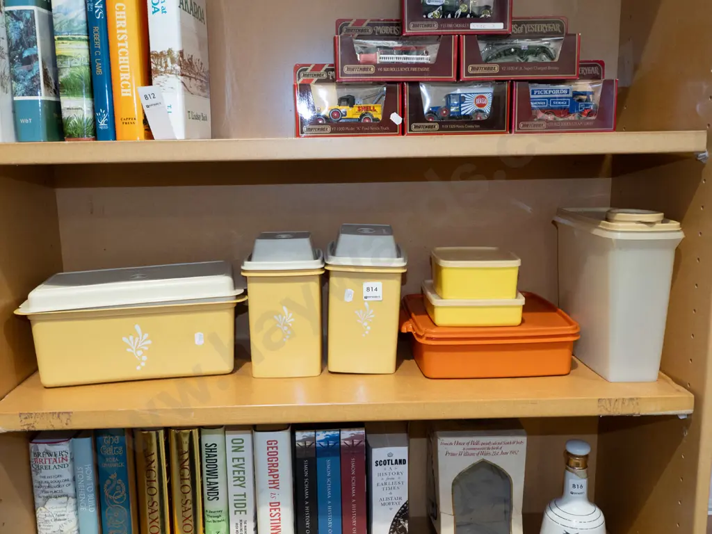 retro Tupperware Image 1++