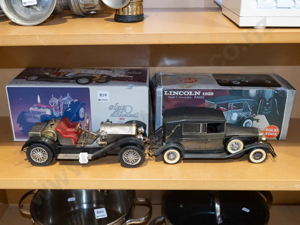 2x boxed vintage automobile radios - As Is No Returns Image 1++