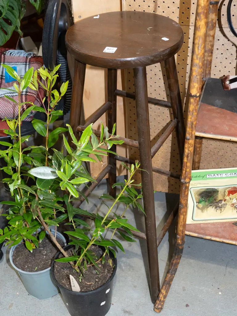 wooden stool Image 1++