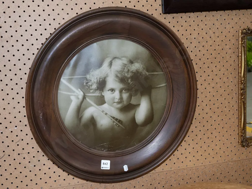 circular wood framed cupid print Diam480 Image 1++