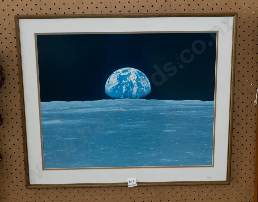 framed phot print - earth rise - no glass Image 1++