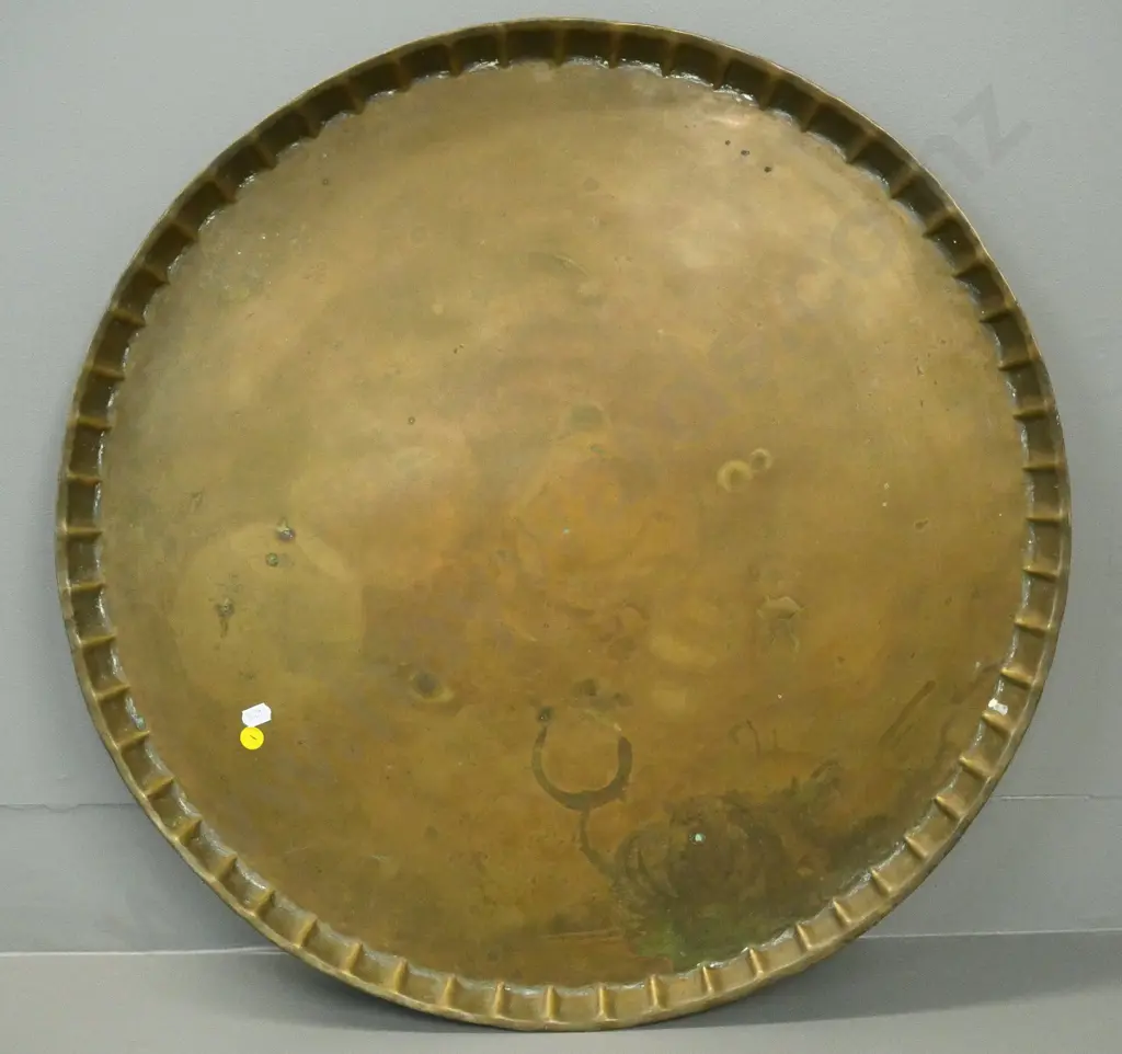 large & heavy brass tray with fluted rim Diameter 600 Image 1++