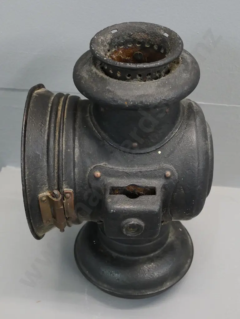 vintage carriage or motor lamp - brass knobs marked "Solar" - dent to lamp surround H-240 W-130 D-140 Image 1++