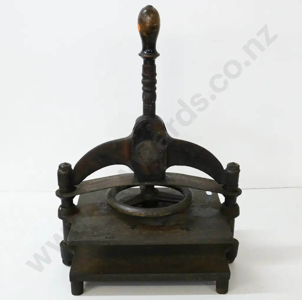 vintage small book press with wood-handled lever, Manufactured by J & E Ratcliff H-330 W-330 D-220 Image 1++