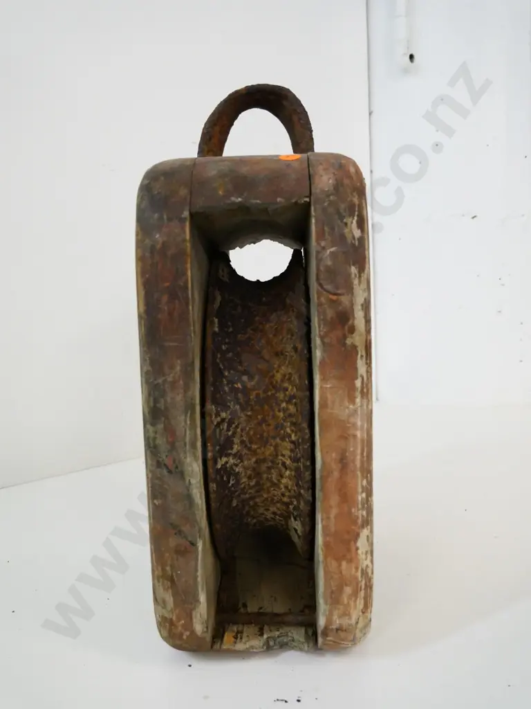 vintage large heavy duty block and table - significant corrosion to wheel and top loop H-430 W-270 D-140 Image 1++