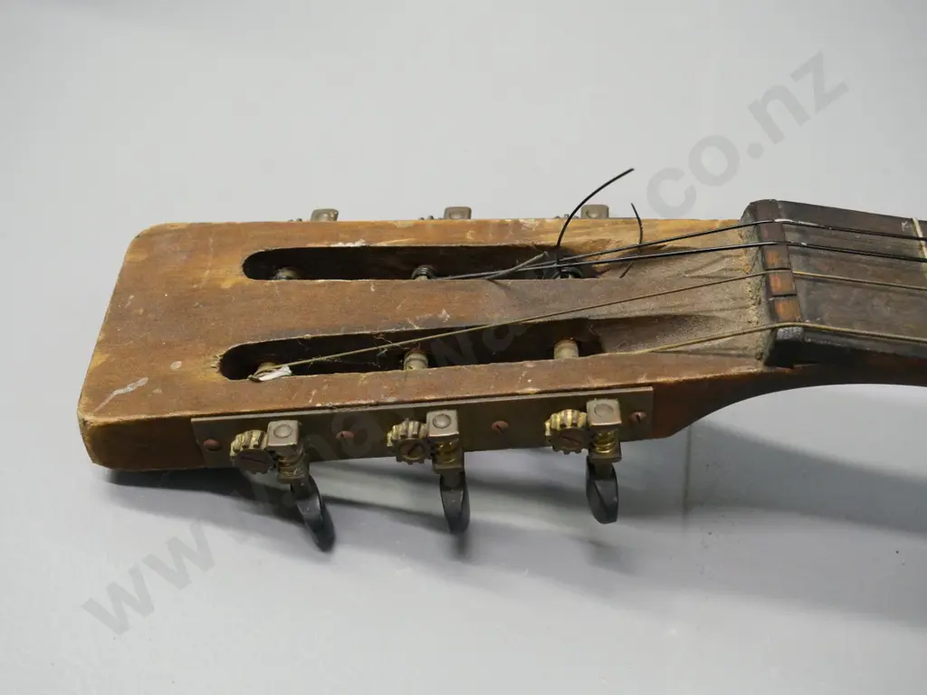 Liberty guitar - made in USA - restorer's condition - bridge needs re-gluing, has been screwed into top Image 1++