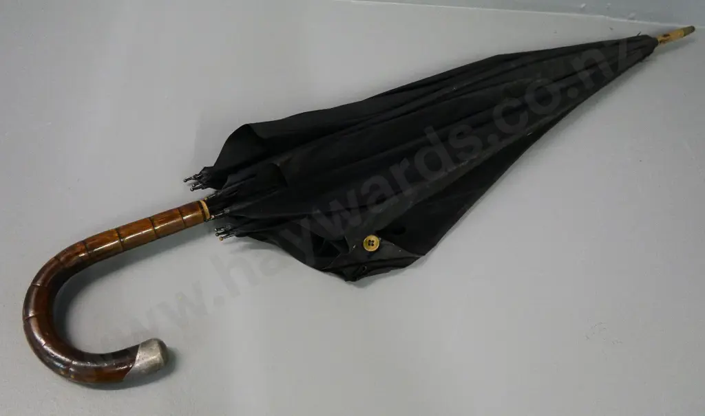 vintage umbrella with sterling silver tip on cane handle L-900 Image 1++