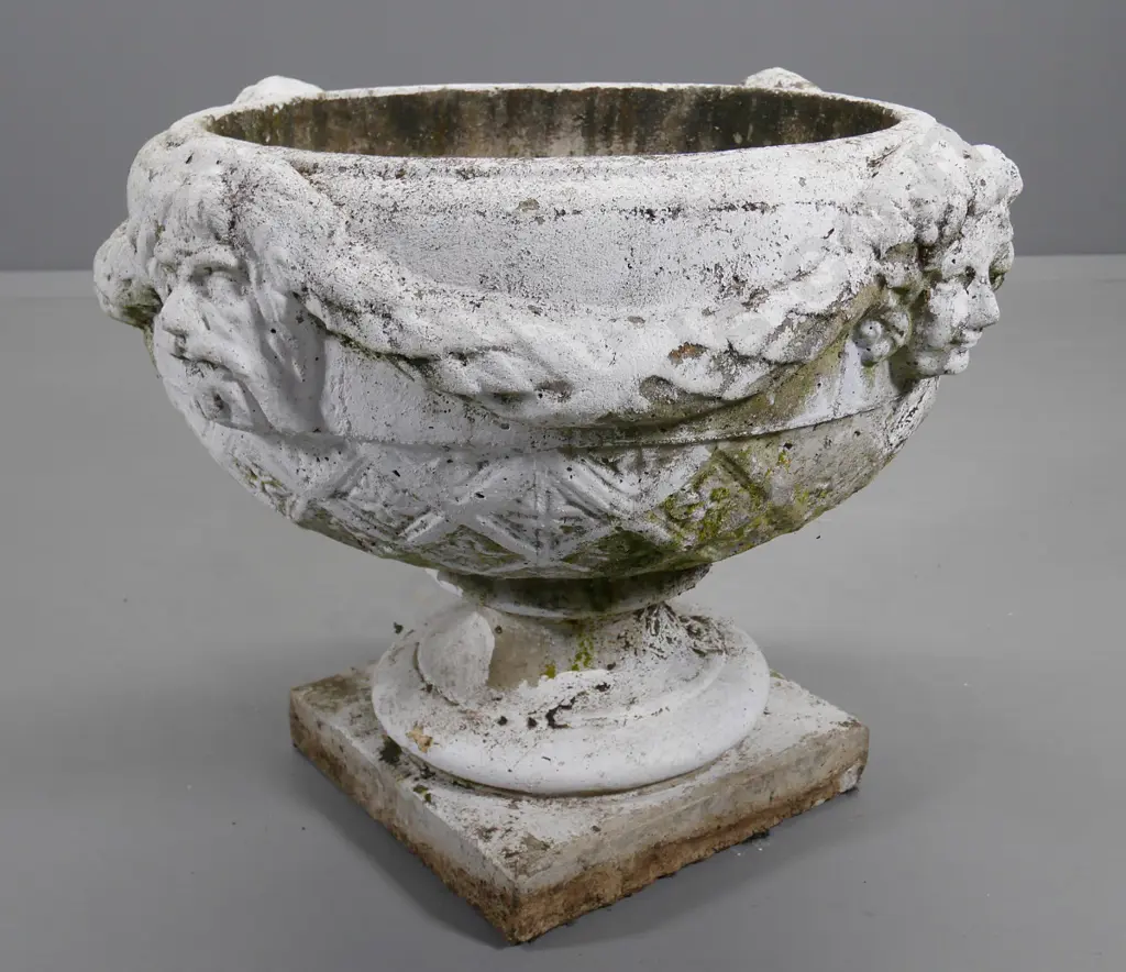 large cast concrete Grecian style white painted garden urn H-510 Diameter 640 Image 1++